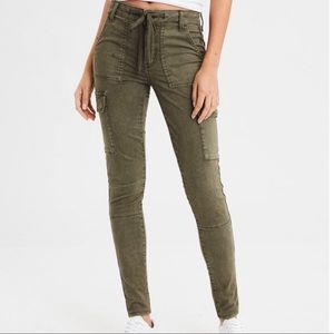American Eagle green tie jeggings